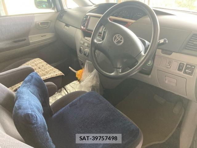 Toyota NOAH 2004-02 8246173-10
