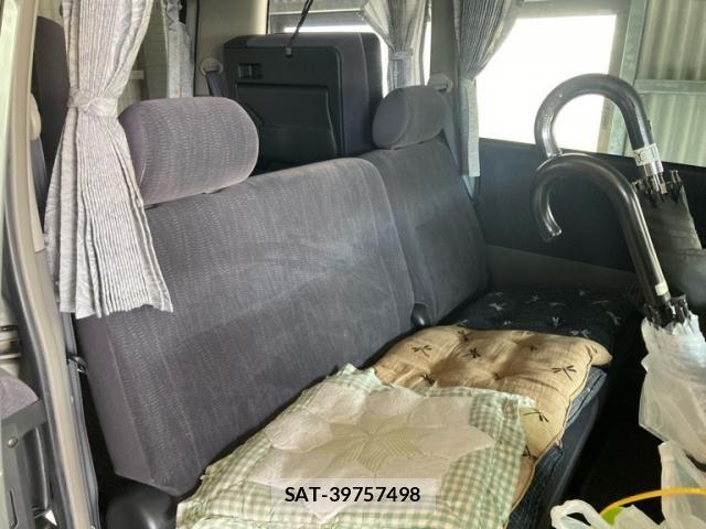 Toyota NOAH 2004-02 8246173-11