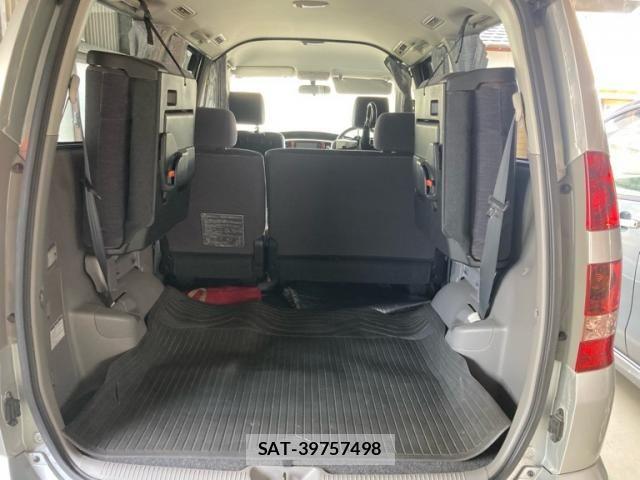 Toyota NOAH 2004-02 8246173-12