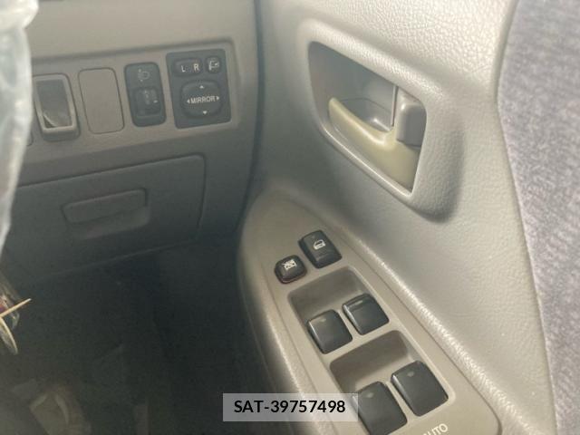 Toyota NOAH 2004-02 8246173-14