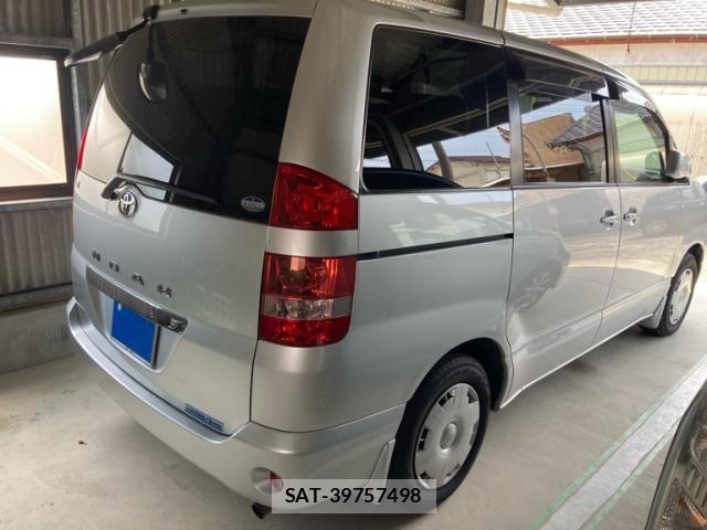 Toyota NOAH 2004-02 8246173-3