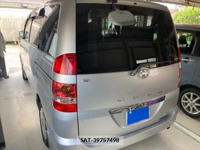 Toyota NOAH 2004-02 8246173-4
