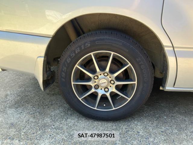 Toyota NOAH 2006-02 8246175-6
