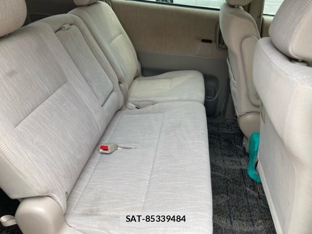 Toyota NOAH 2004-03 8246176-11