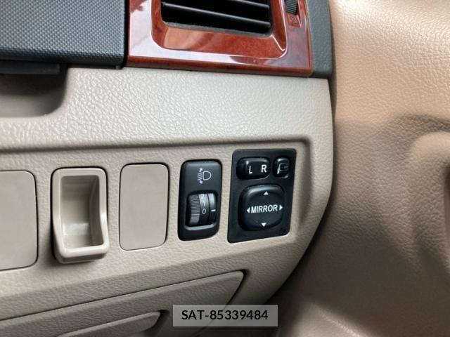 Toyota NOAH 2004-03 8246176-19