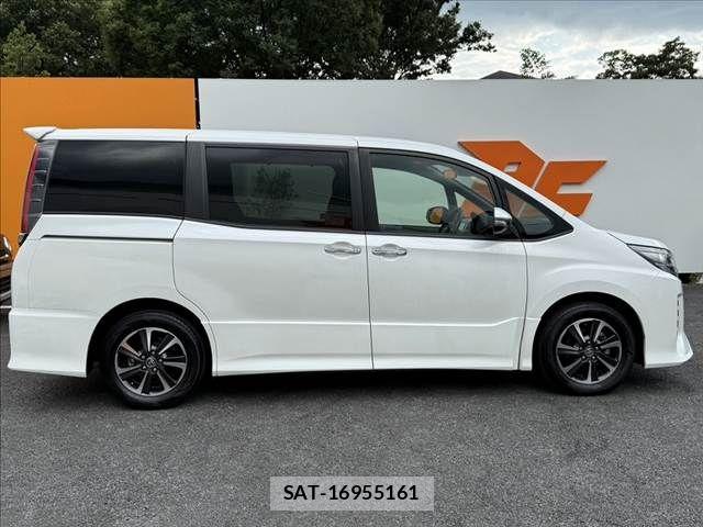 Toyota NOAH 2019-09 8246168-10