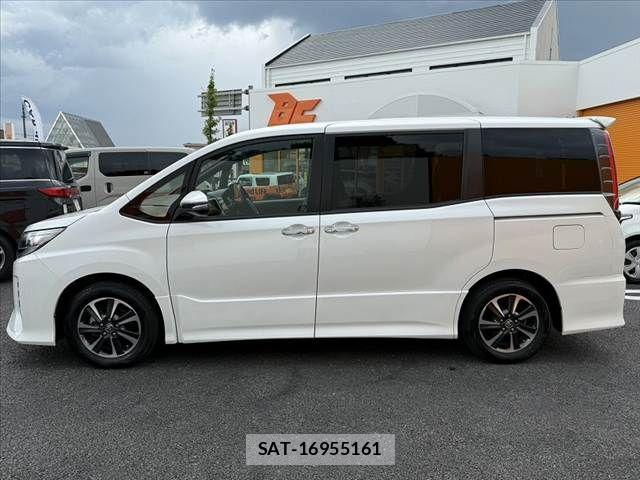 Toyota NOAH 2019-09 8246168-11