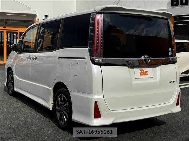 Toyota NOAH 2019-09 8246168-12