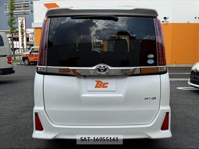 Toyota NOAH 2019-09 8246168-13