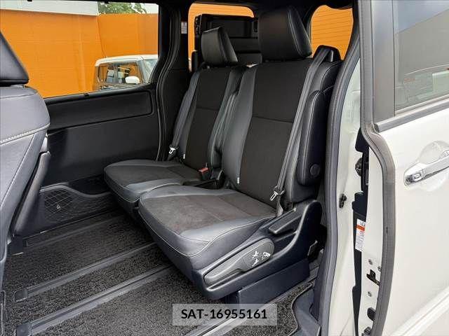 Toyota NOAH 2019-09 8246168-17