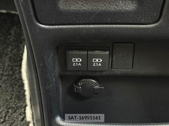 Toyota NOAH 2019-09 8246168-26