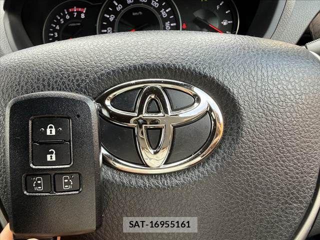 Toyota NOAH 2019-09 8246168-2