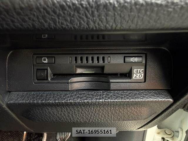 Toyota NOAH 2019-09 8246168-6
