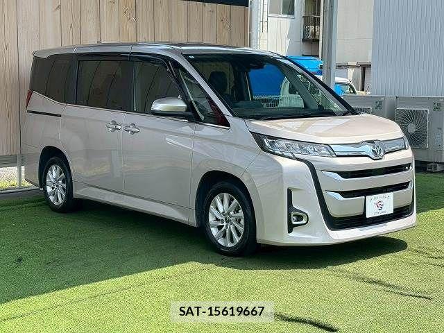 Toyota NOAH 2022-04 8246167-15