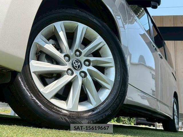 Toyota NOAH 2022-04 8246167-18