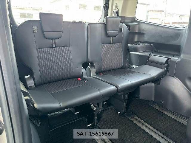 Toyota NOAH 2022-04 8246167-8