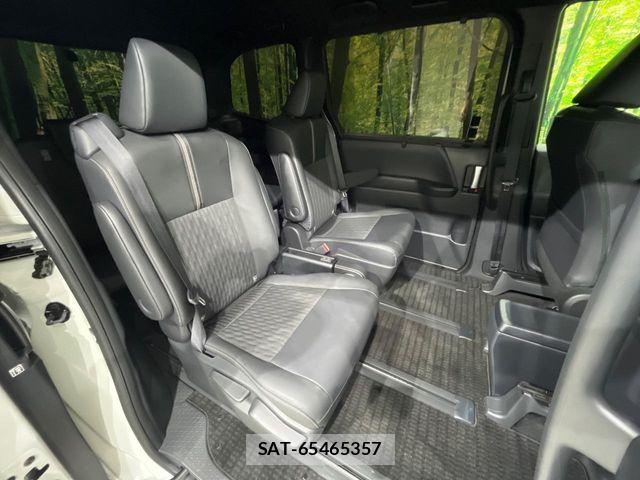 Toyota NOAH 2025-01 8246162-9