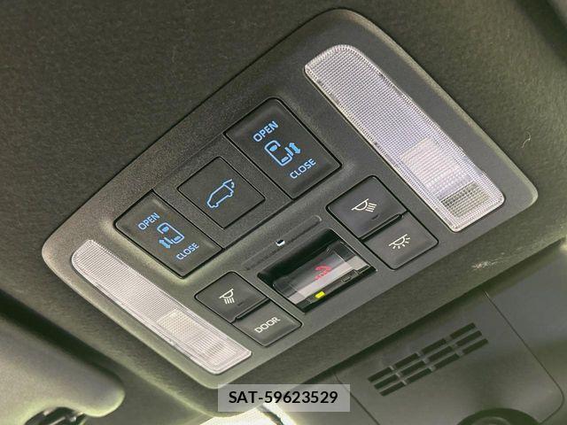 Toyota NOAH 2023-10 8246163-5