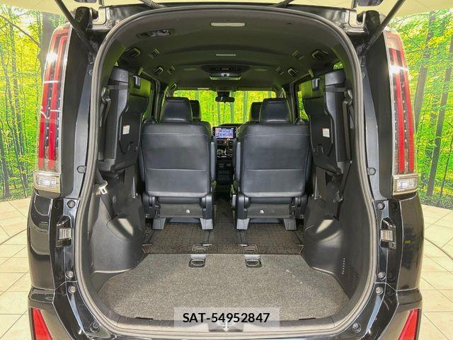 Toyota NOAH 2018-06 8246169-10