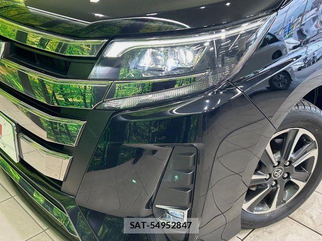 Toyota NOAH 2018-06 8246169-12