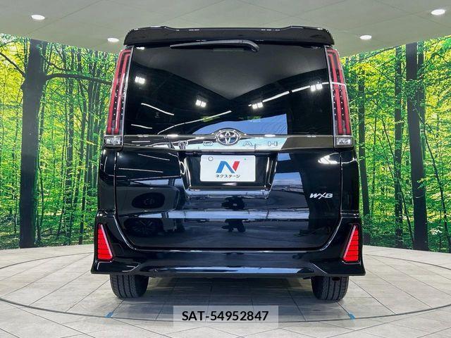 Toyota NOAH 2018-06 8246169-15