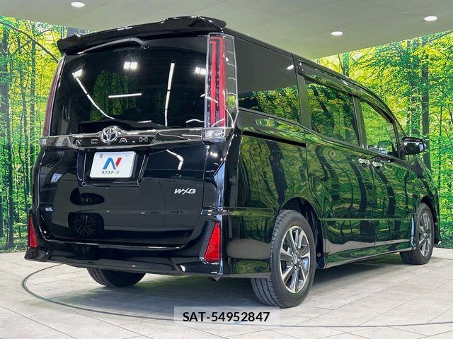 Toyota NOAH 2018-06 8246169-17