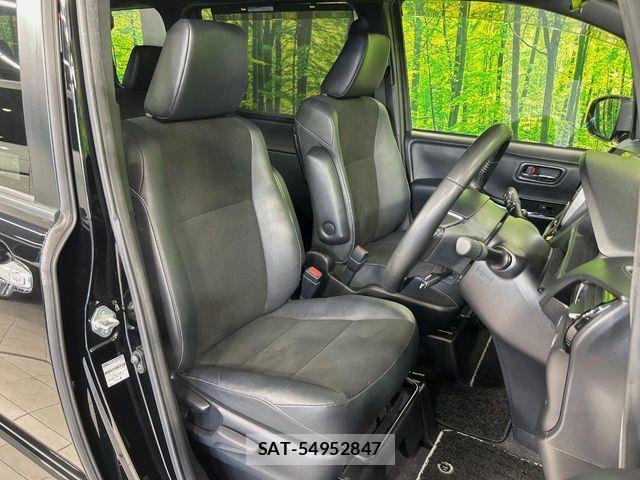 Toyota NOAH 2018-06 8246169-7