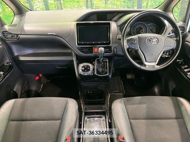 Toyota NOAH 2017-12 8246171-1