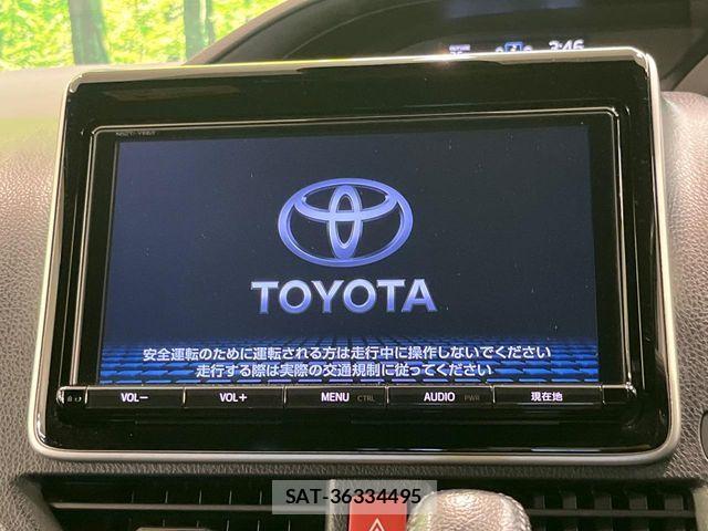 Toyota NOAH 2017-12 8246171-2
