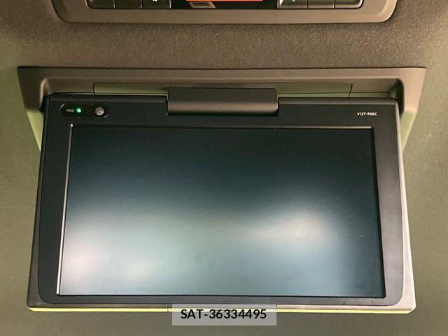 Toyota NOAH 2017-12 8246171-3