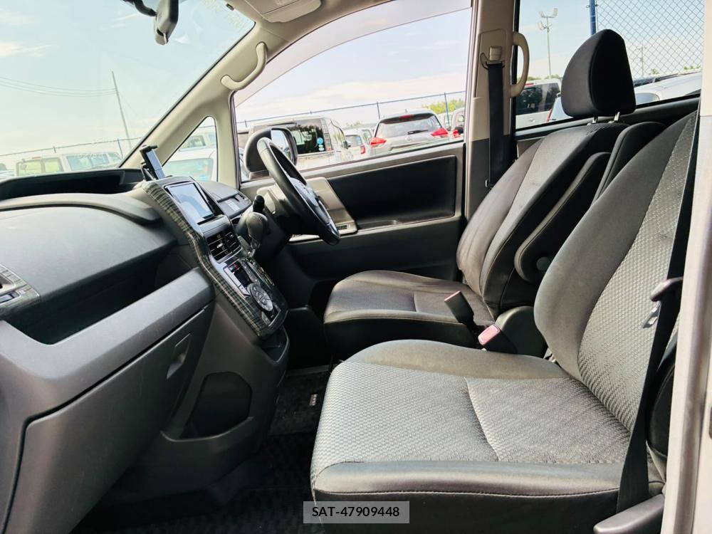 Toyota NOAH 2008-02 8056478-10
