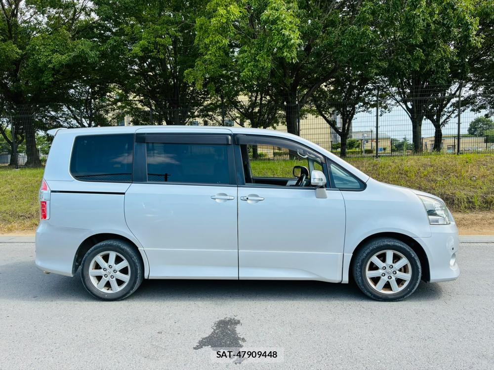 Toyota NOAH 2008-02 8056478-5