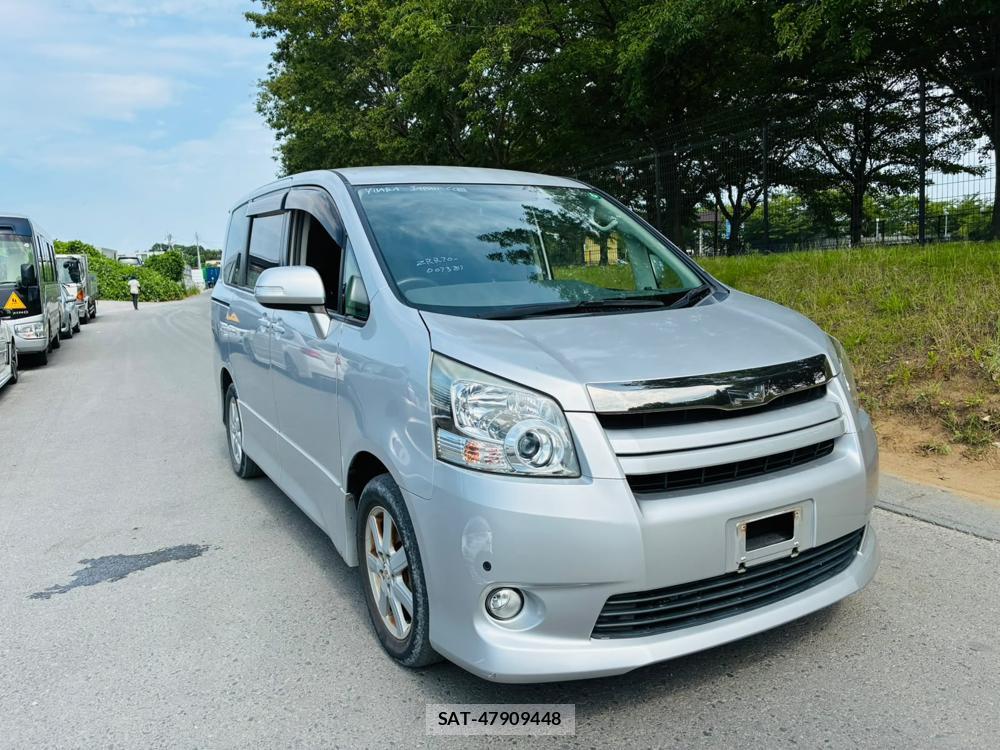 Toyota NOAH 2008-02 8056478-6
