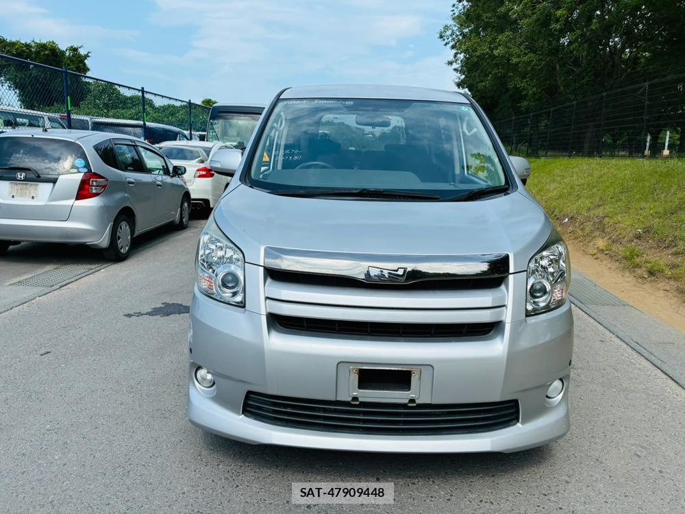 Toyota NOAH 2008-02 8056478-7