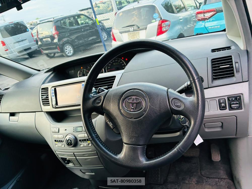 Toyota NOAH 2005-06 7950945-14