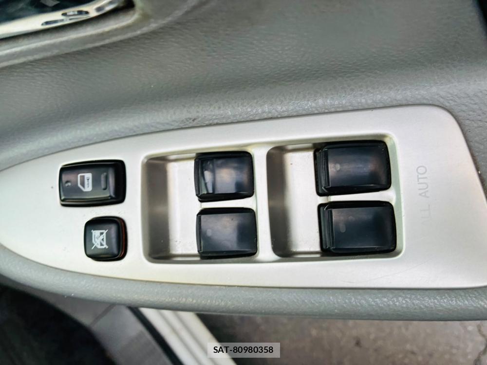 Toyota NOAH 2005-06 7950945-21