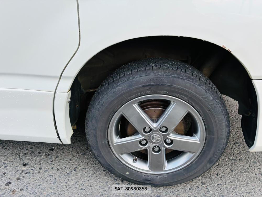 Toyota NOAH 2005-06 7950945-30
