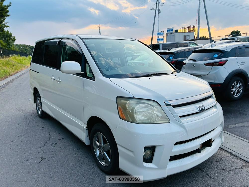 Toyota NOAH 2005-06 7950945-6