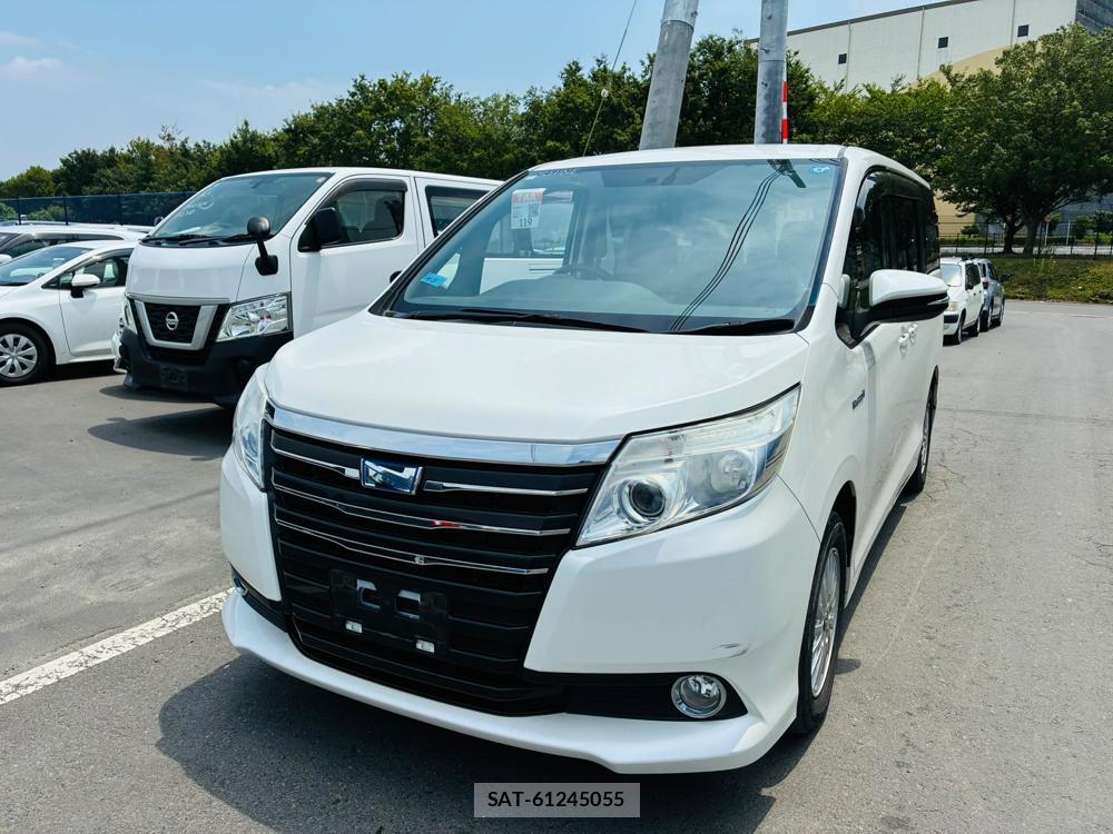 Toyota NOAH 2016-02 8144182-0