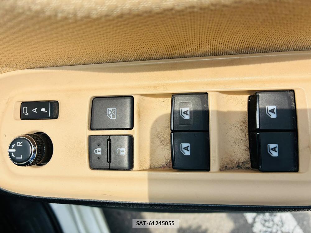 Toyota NOAH 2016-02 8144182-20