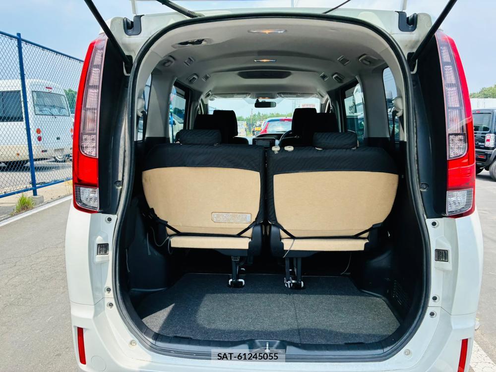 Toyota NOAH 2016-02 8144182-24