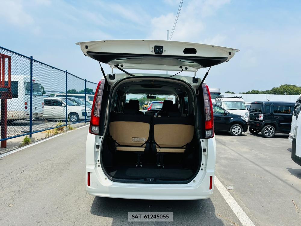 Toyota NOAH 2016-02 8144182-25
