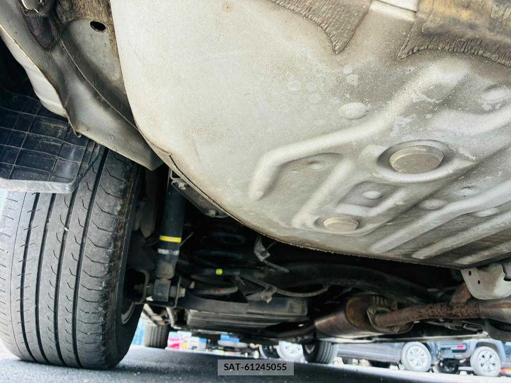 Toyota NOAH 2016-02 8144182-34