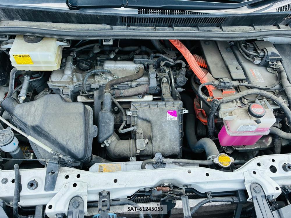 Toyota NOAH 2016-02 8144182-36