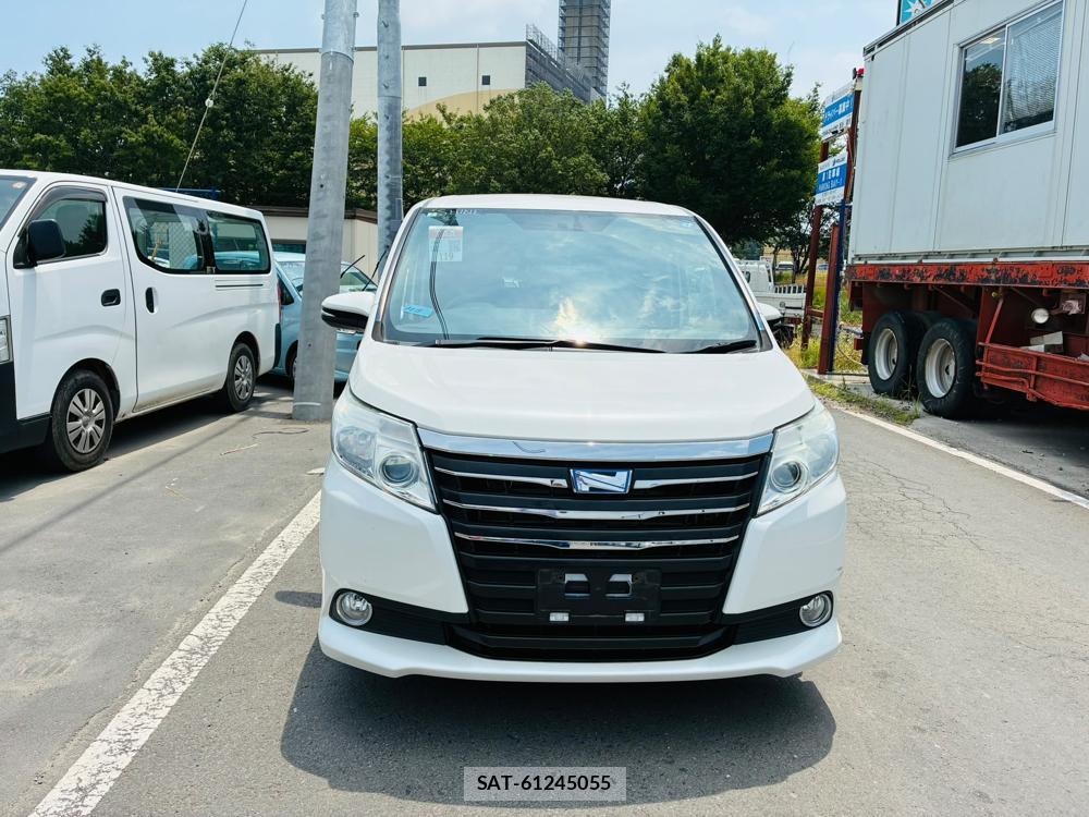 Toyota NOAH 2016-02 8144182-7