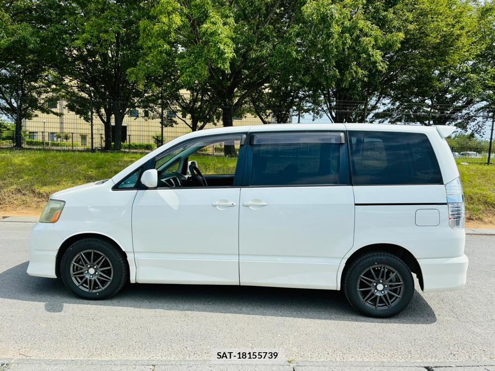 Toyota NOAH 2005-06 8068533-1