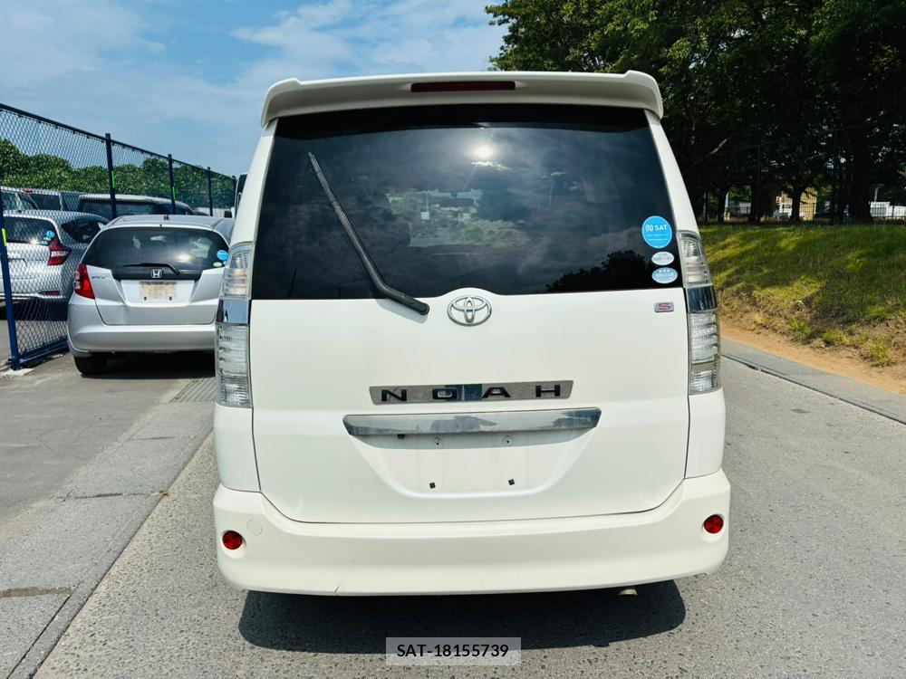 Toyota NOAH 2005-06 8068533-3