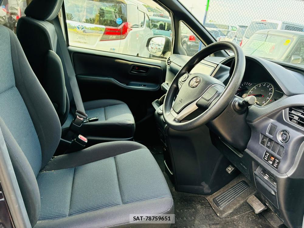 Toyota NOAH 2014-05 8169415-11