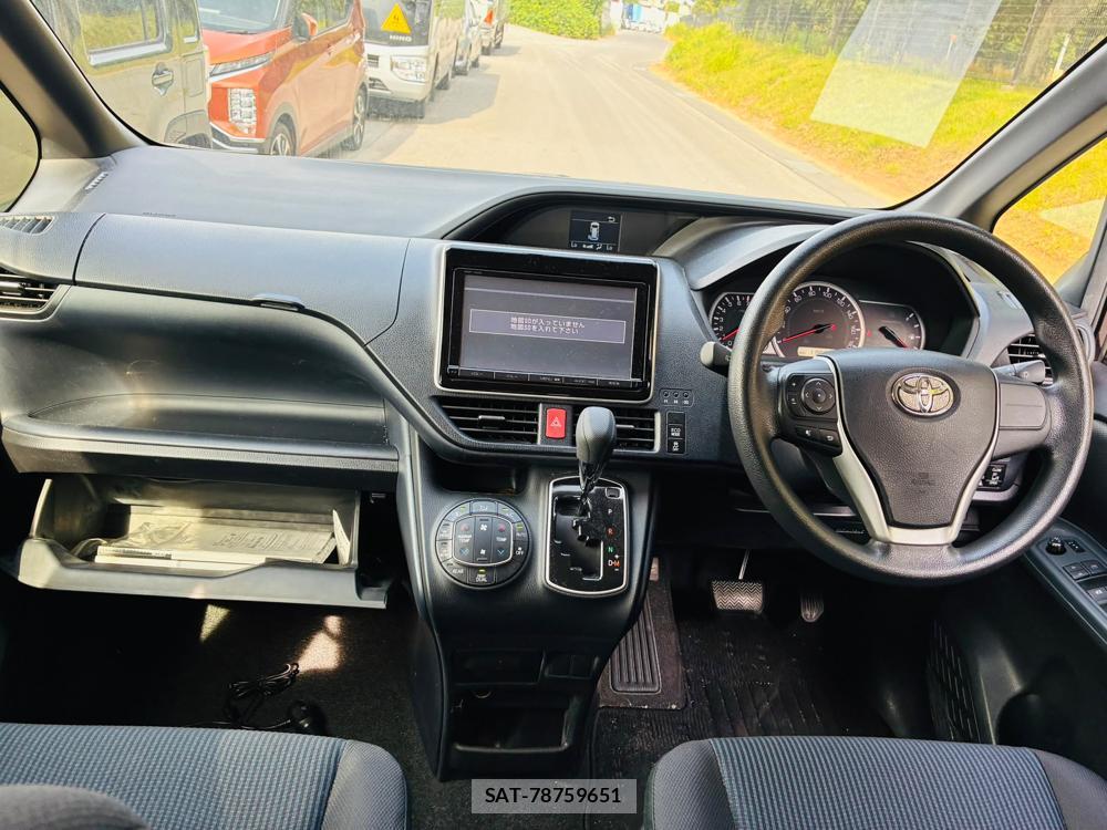 Toyota NOAH 2014-05 8169415-12
