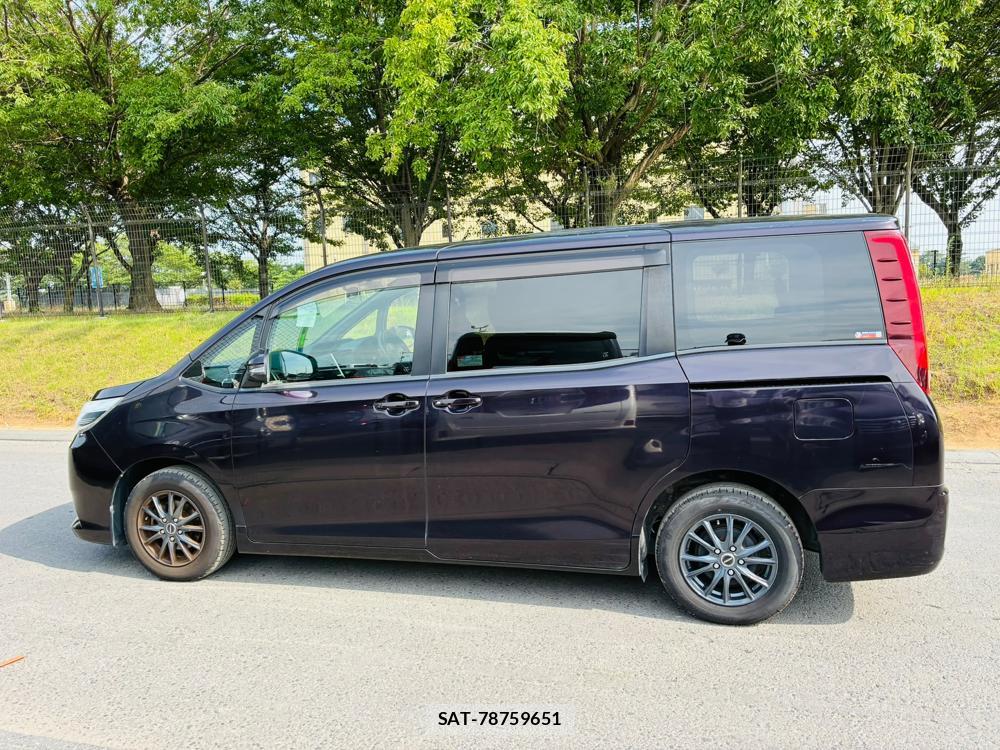 Toyota NOAH 2014-05 8169415-1